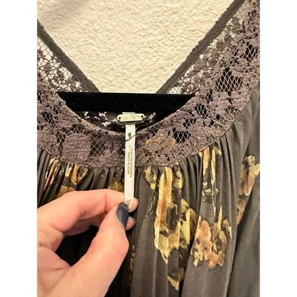Free People Gray floral Dress, Women’s size XSmall, ties at side, D27 - Picture 3 of 8